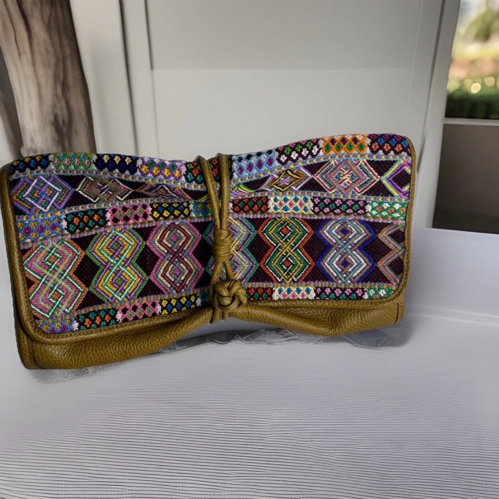 MARIAS by Alida Boer - Bow Clutch